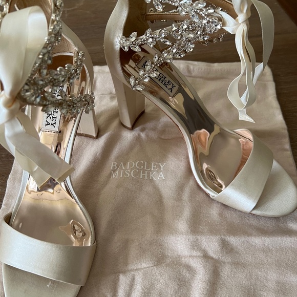 Badgley Mischka Shoes Badgley Mischka Ivory Bridal Shoe Poshmark — free download